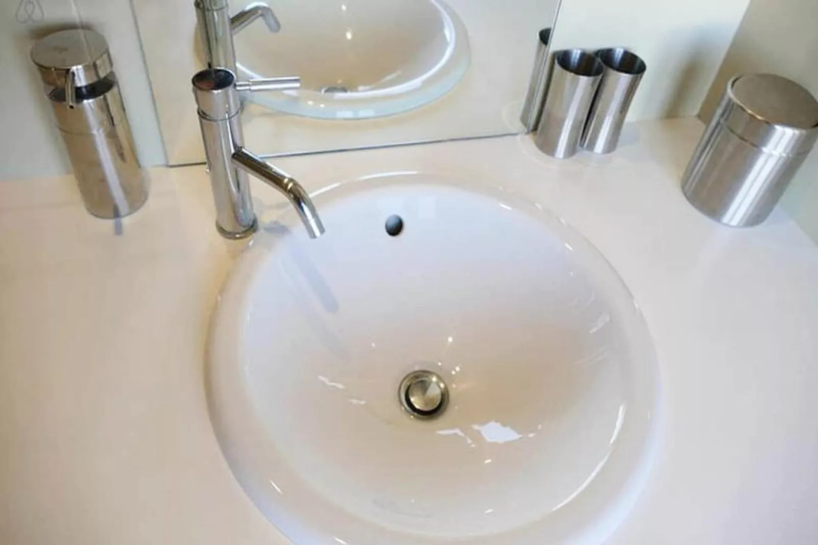 Superbe T2 De Qualit&eacute; Et R&eacute;nov&eacute;, Au Jardin Public, Pour 4 Personnes-Living room