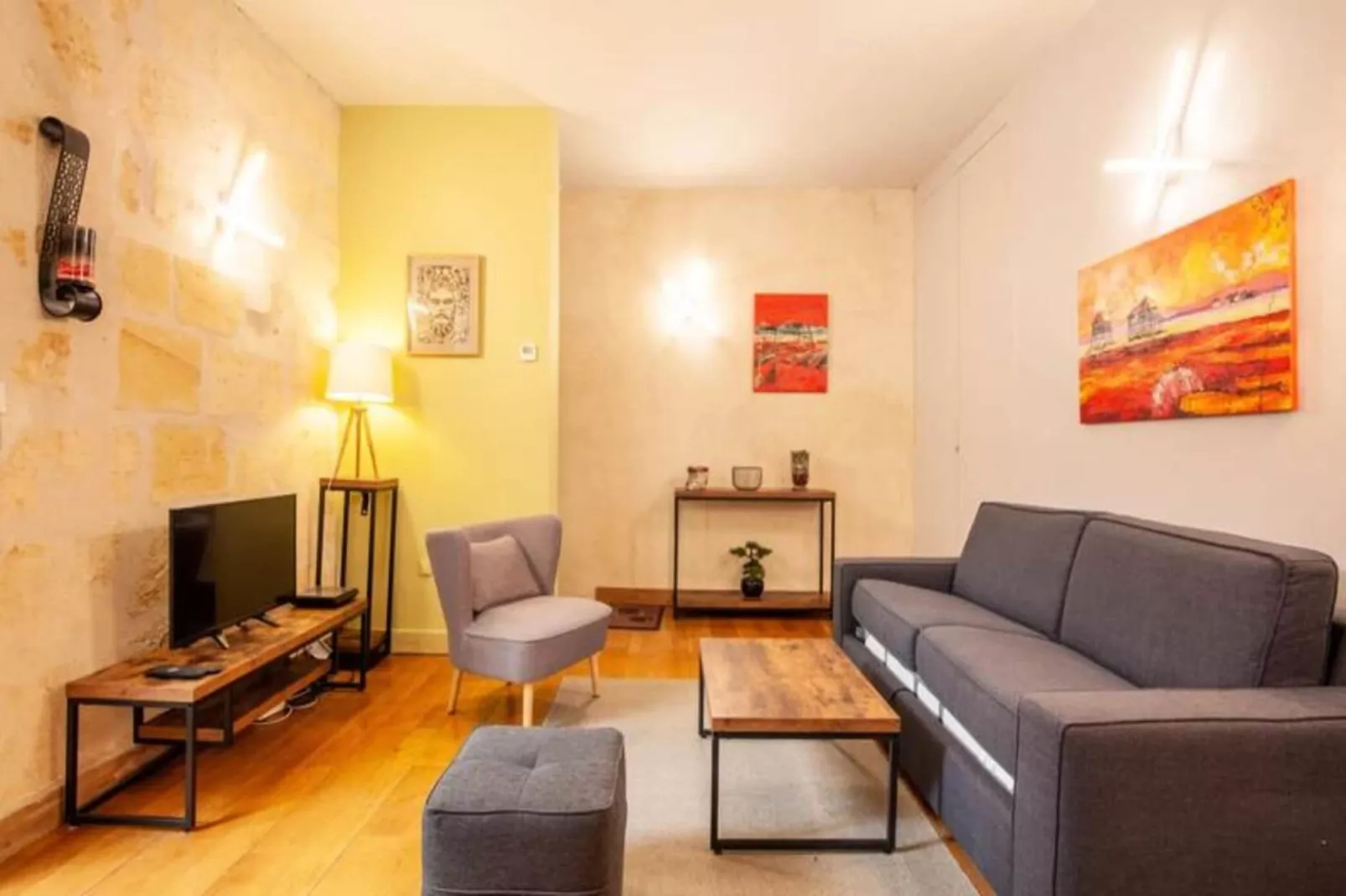 Superbe Appartement &agrave; La Belle Pierre Pour 4 Dans La Rue Des Antiquaires-Exterior in summer