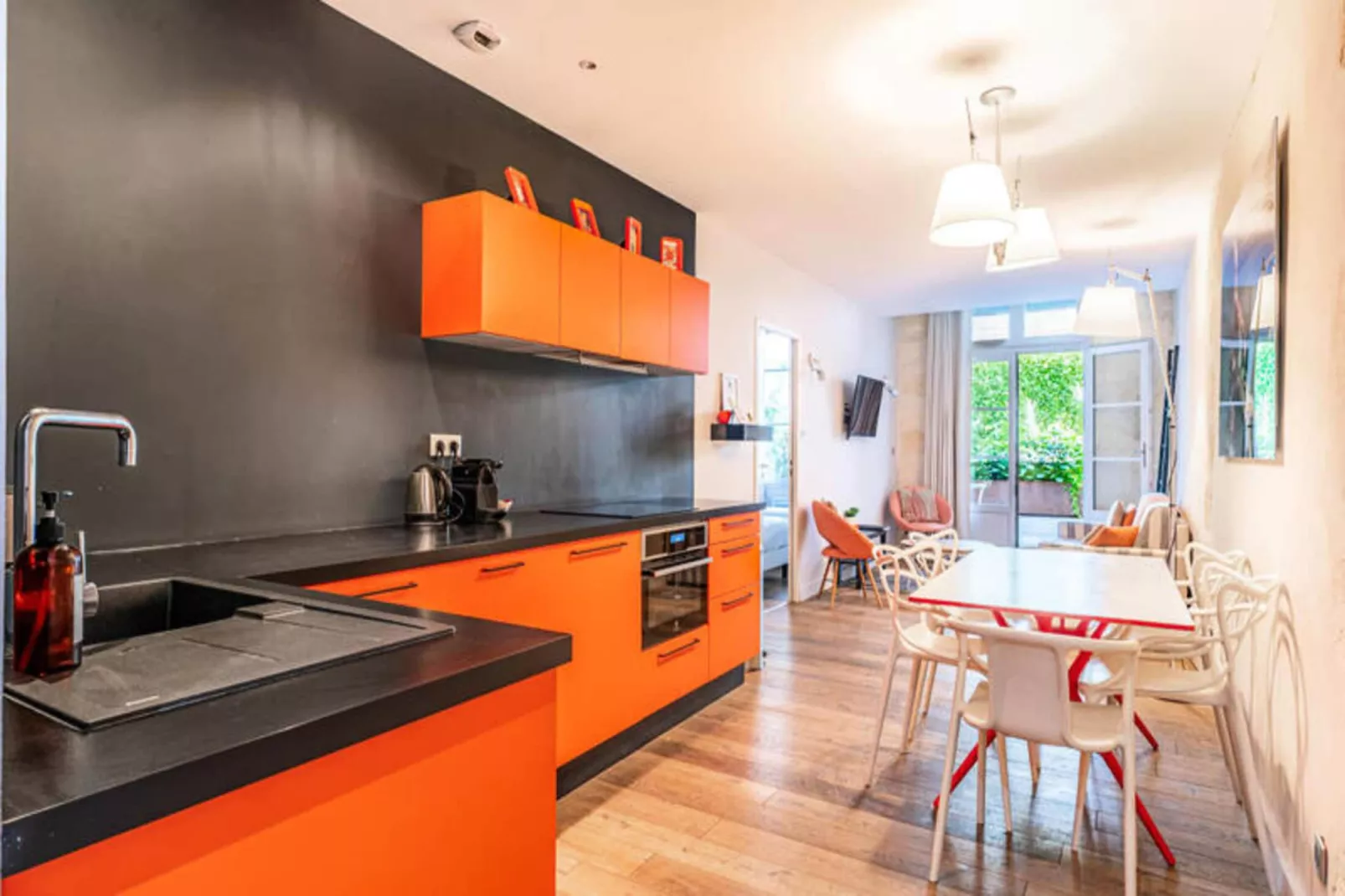 Magnifique Appartement 2 Chambres Avec Terrasse-Exterior in summer