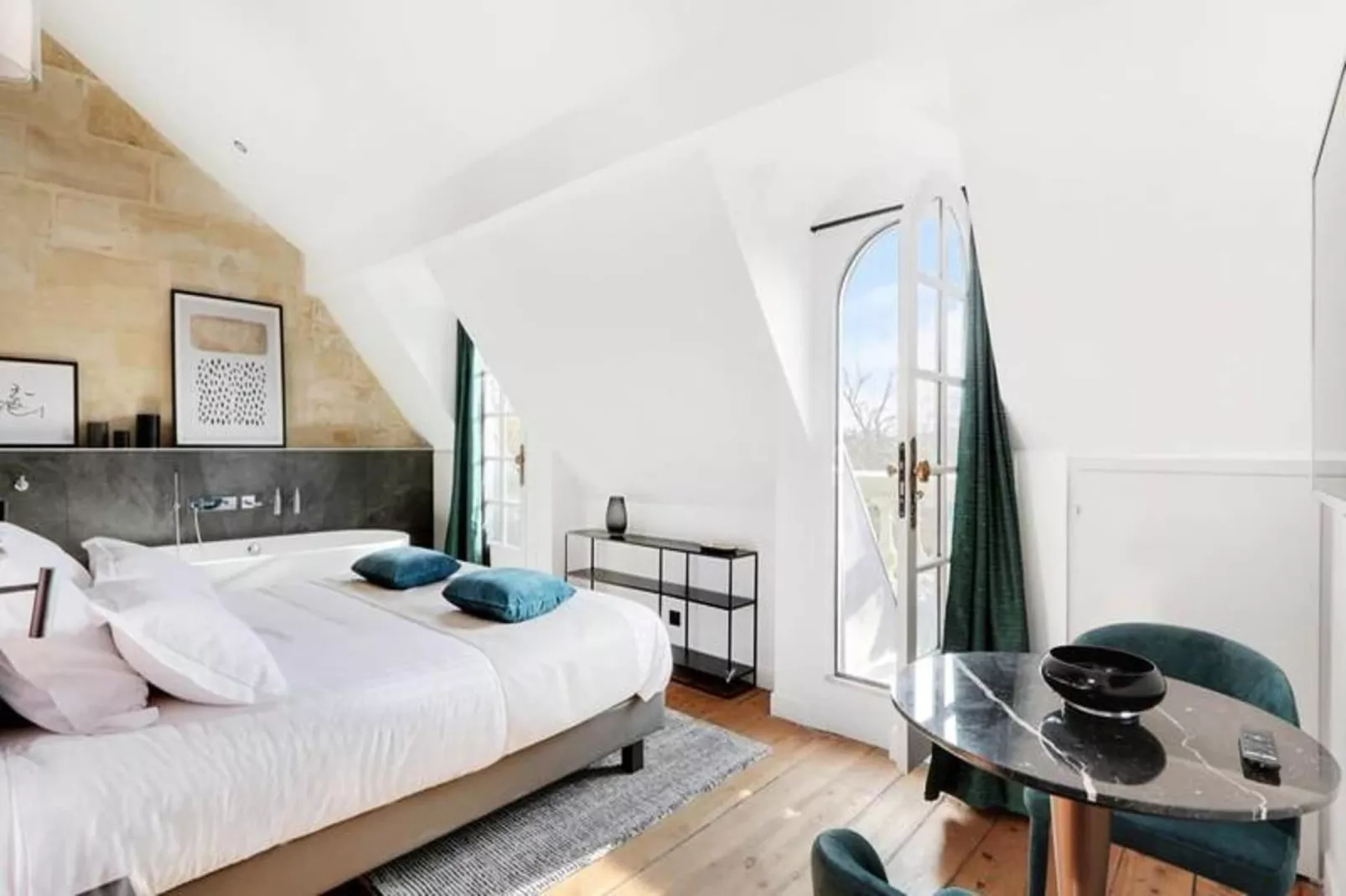 Maison Labruy&egrave;re - Suite Cosy Jardin-Exterior in summer