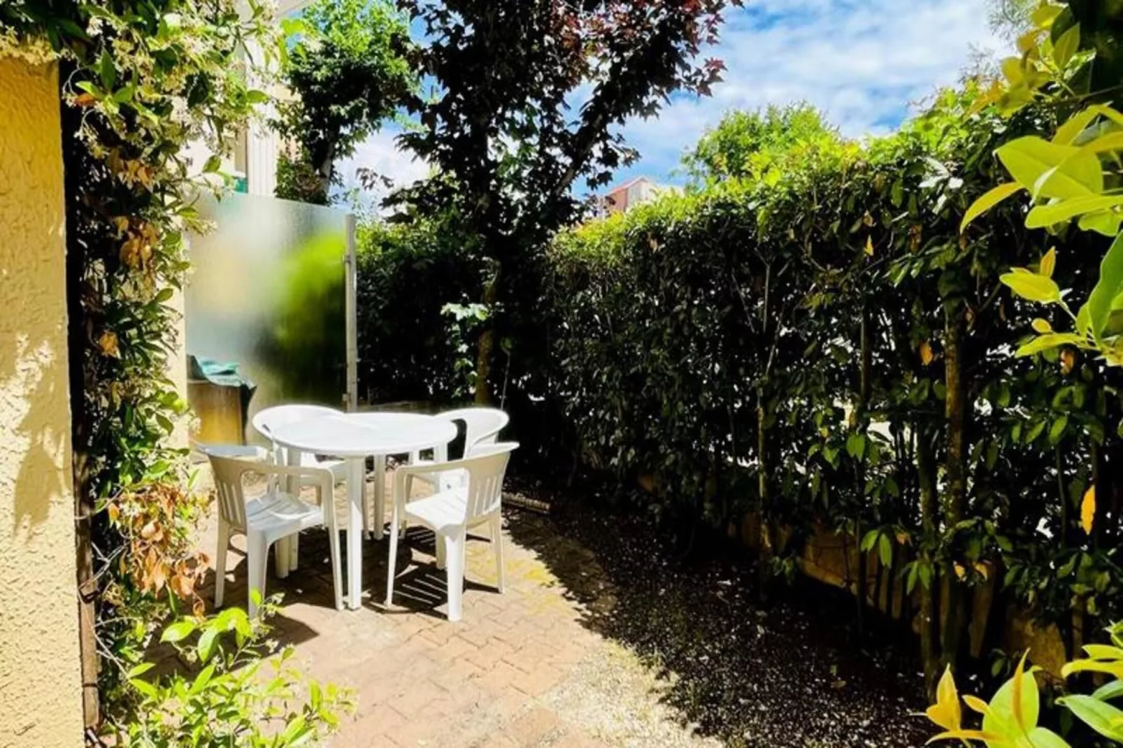 Résidence La Croisette-Exterior in summer