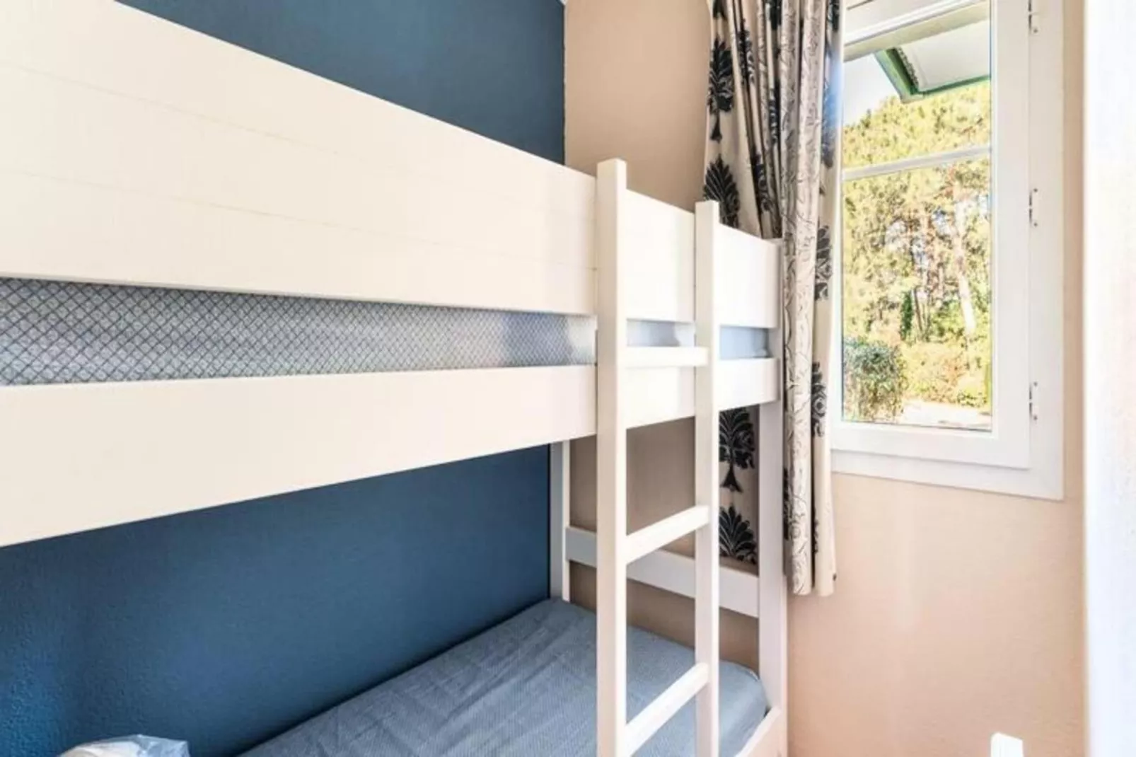 Les Appartements de Lacanau les Pins - maeva Home-Exterior in summer