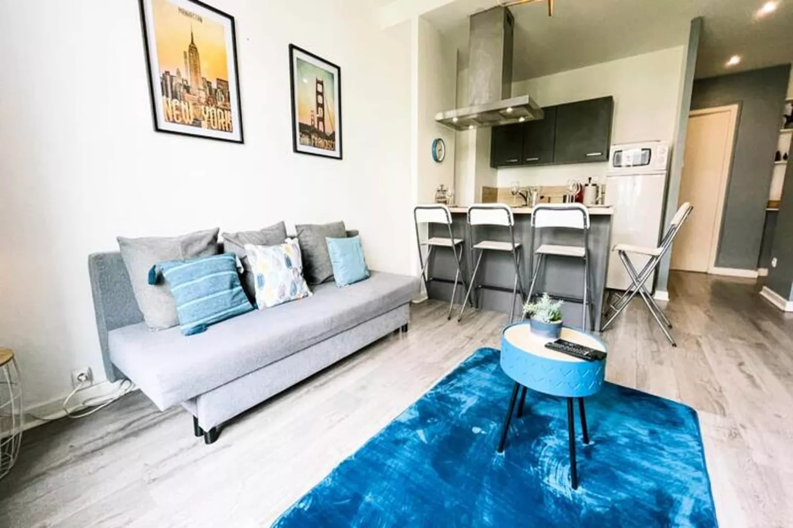 | Blue Lagoon 🩵| T3 6 Pax | Caserne De Bonne-Wohnzimmer