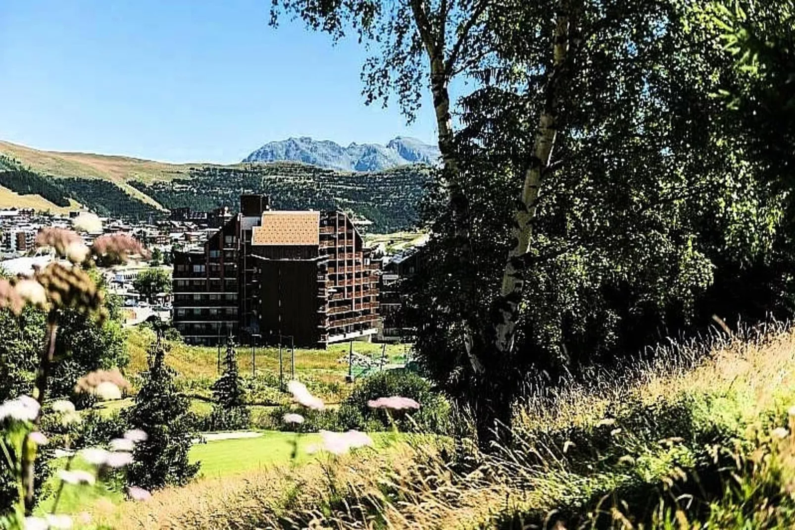 Résidence Les Mélèzes - Maeva Home-Exterior in summer