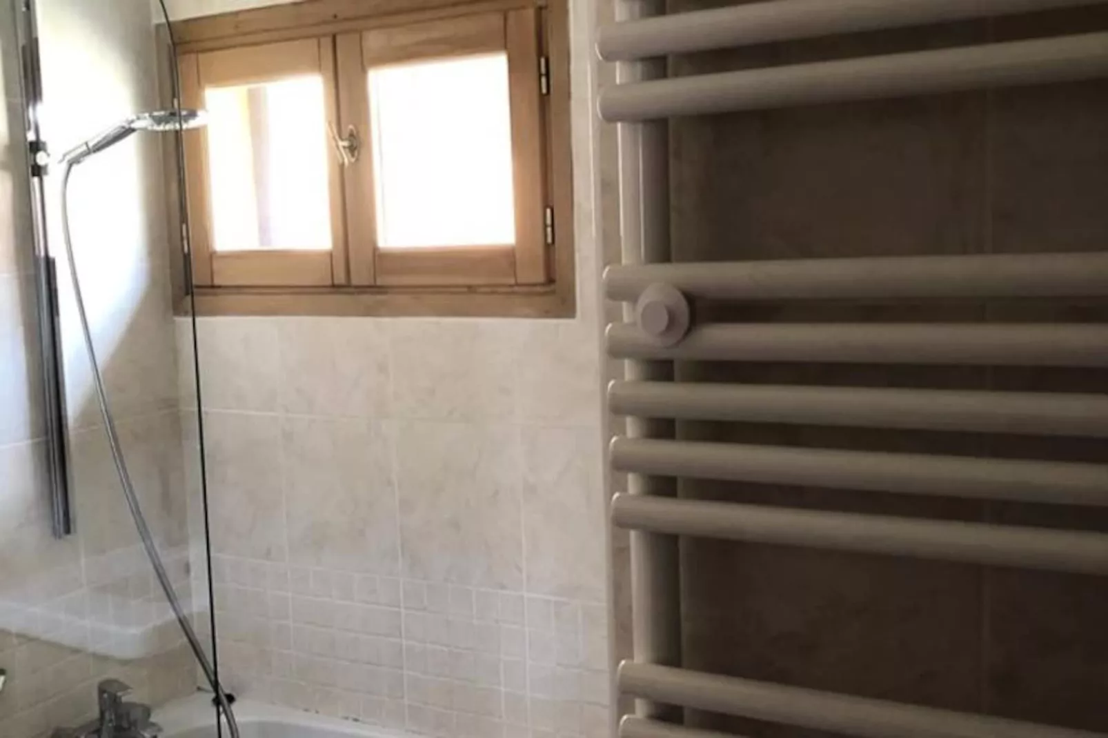 Chalet Alpina-Image-tags.