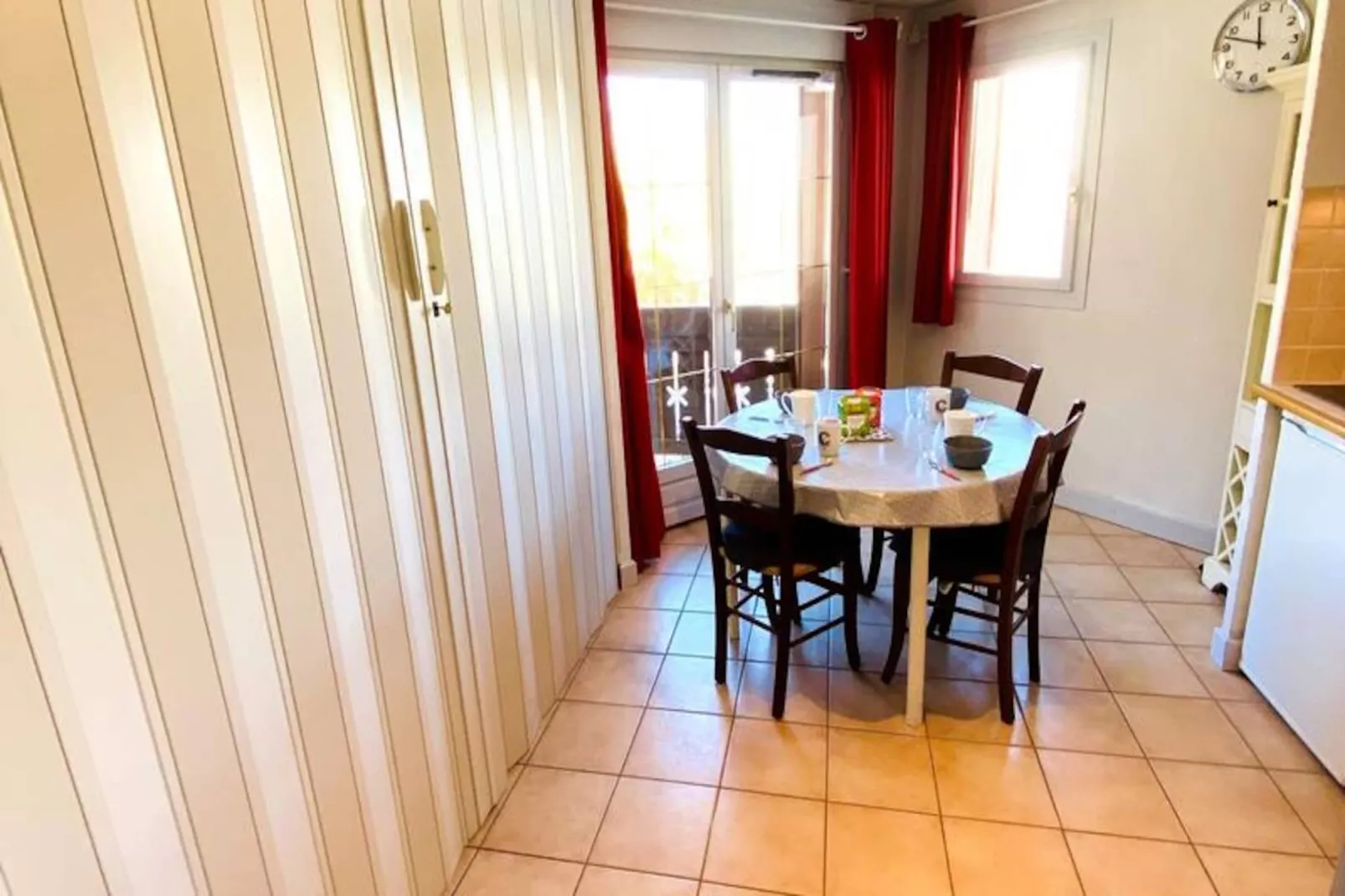 Chalet D'or B-Image-tags.