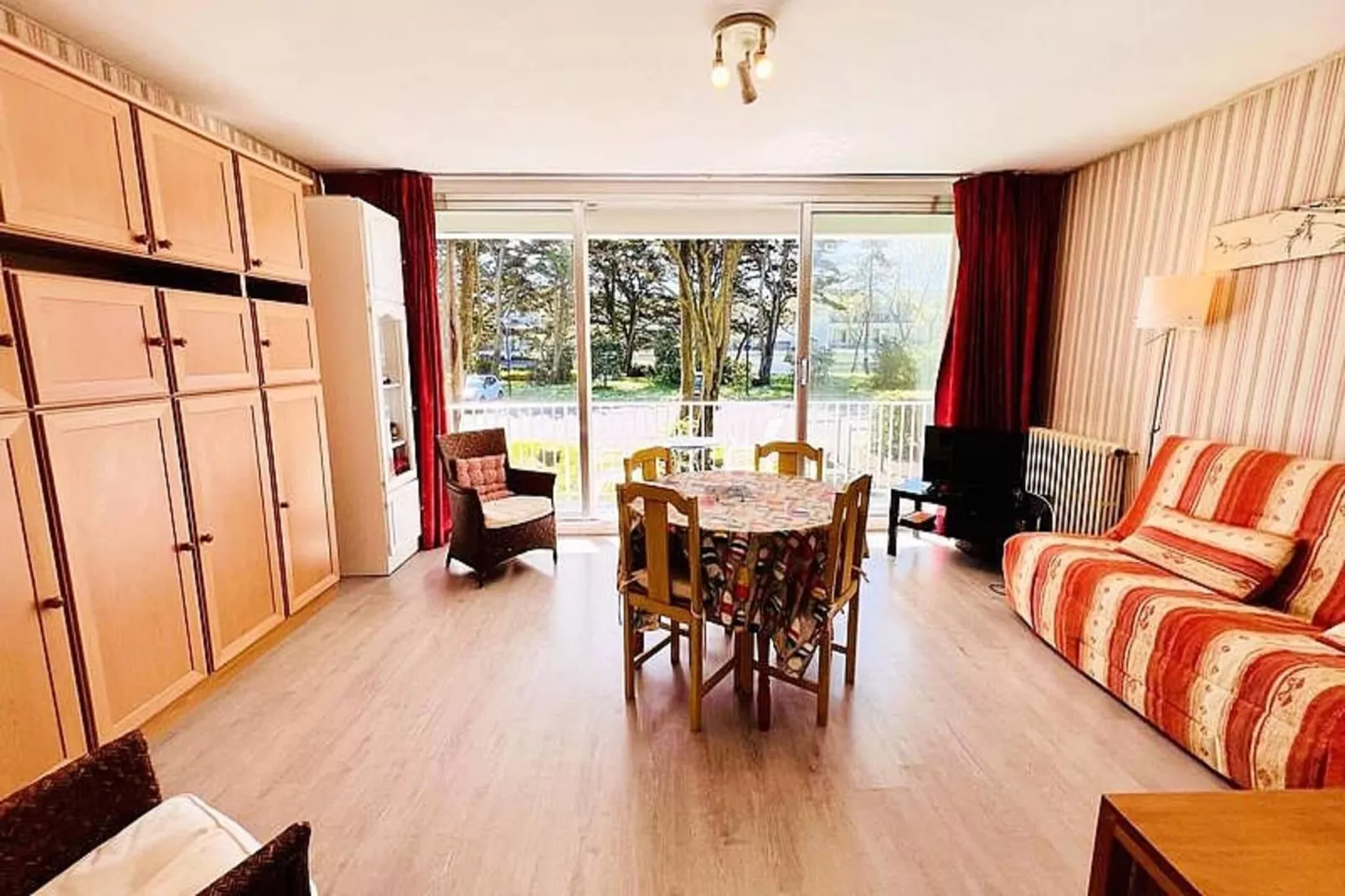 Résidence Goulvars-Salle à manger