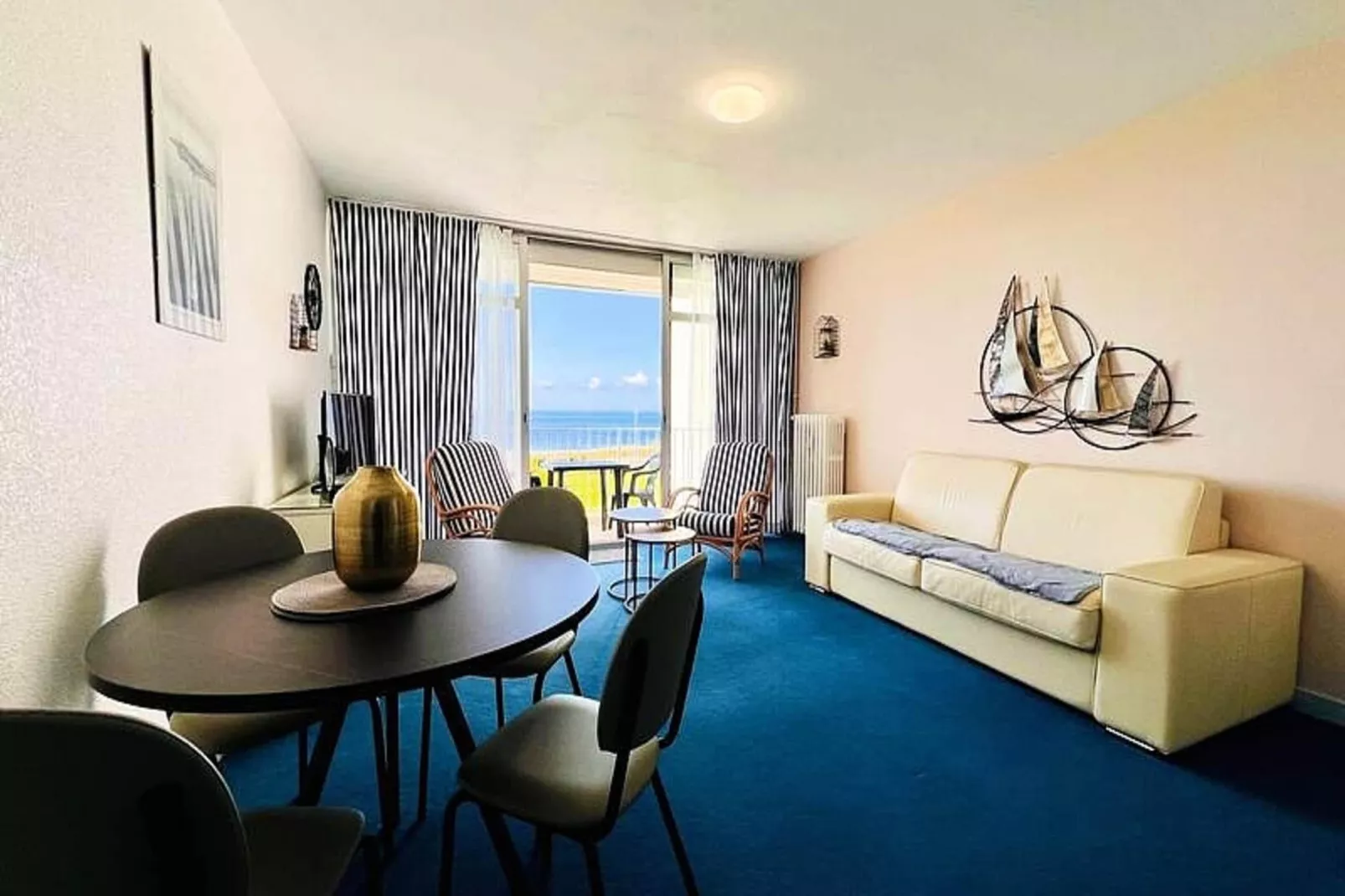 Résidence Les 3 Iles-Dining room