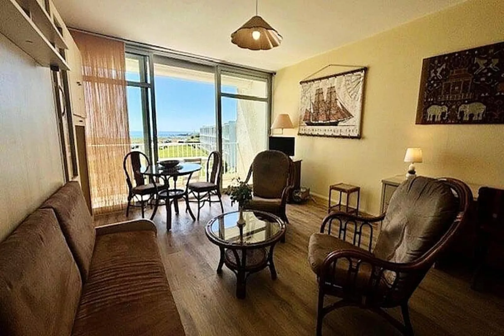 Résidence Les 3 Iles-Dining room