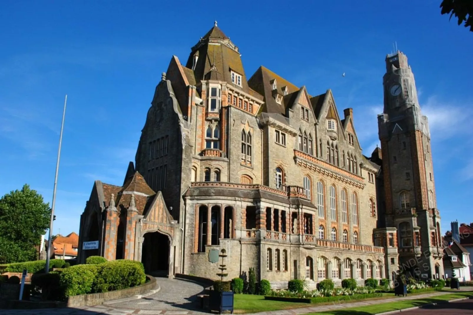Résidence Belle Petite Maison Pr&egrave;s De La Canche-Außenbereich Sommer