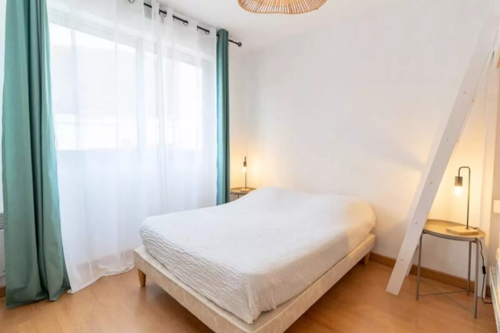 Résidence Agr&eacute;able Appt 3 Pi&egrave;ces 6 Pers Avec Place De Parking Proche Centre Et Mer-Image-tags.