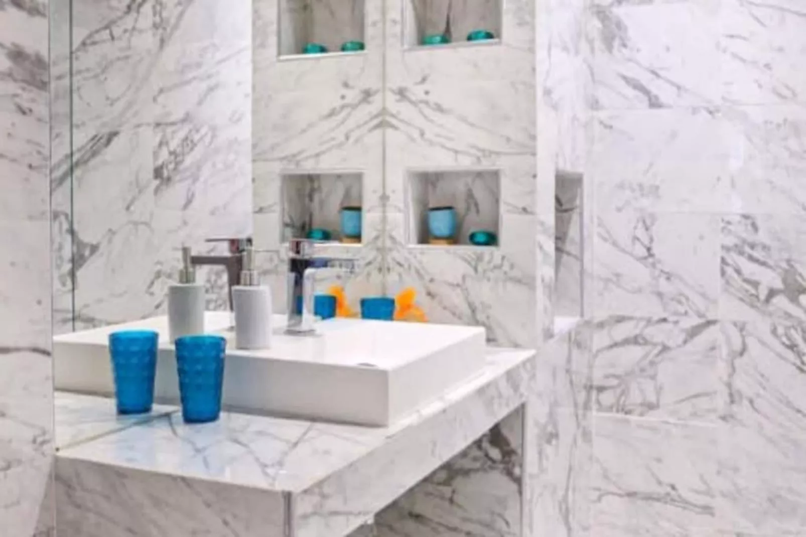 Magnifique T3 Tout Confort Avec Terrasse, Parking Et Vue Oc&eacute;an Pour 5-Bathroom