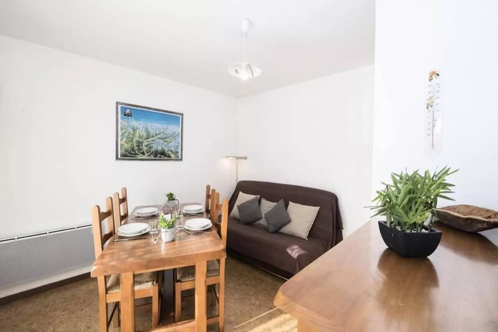 Résidence H.th.ii:bat.6-Dining room