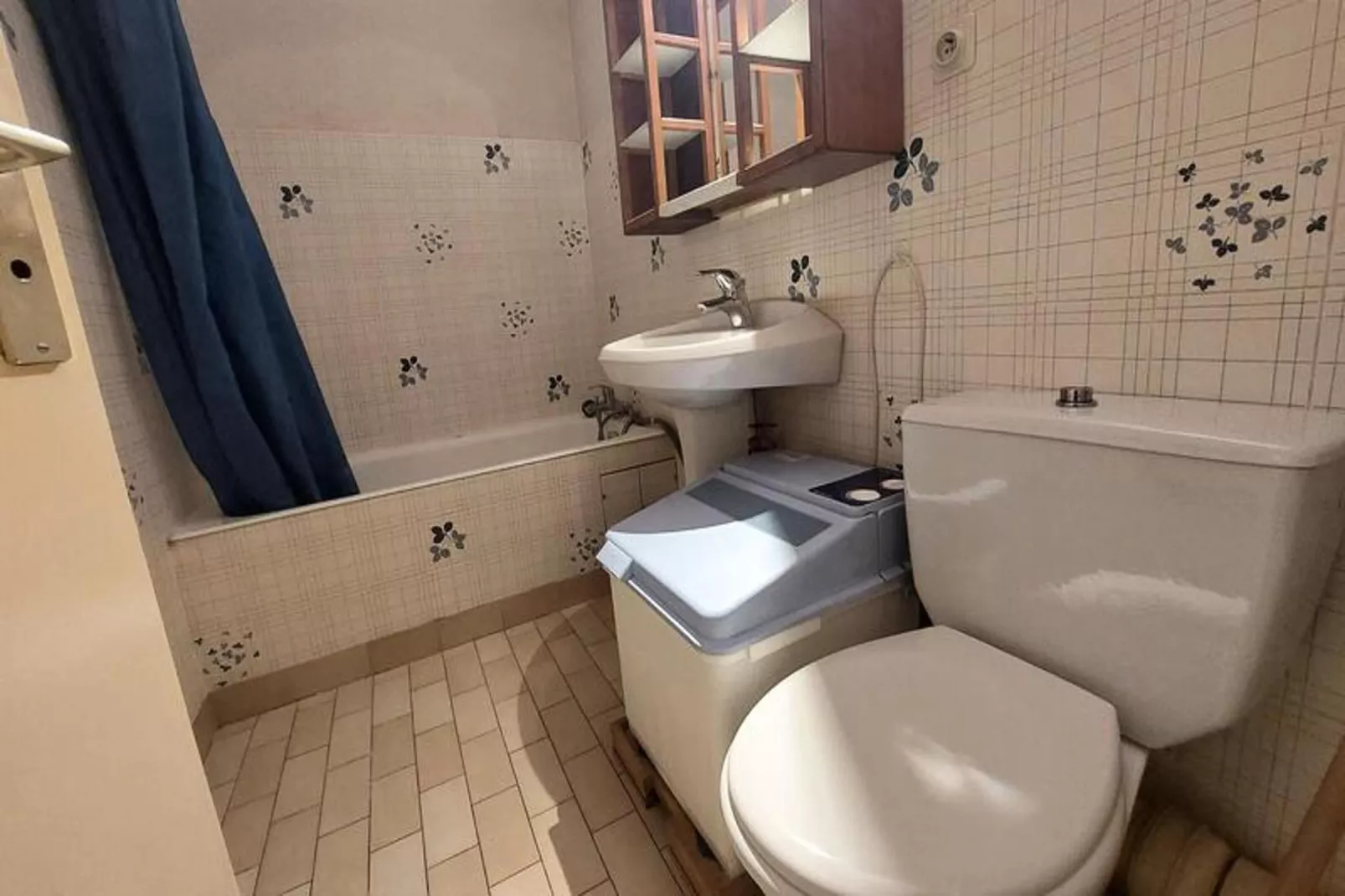 Résidence Le Comte Vert-Bathroom