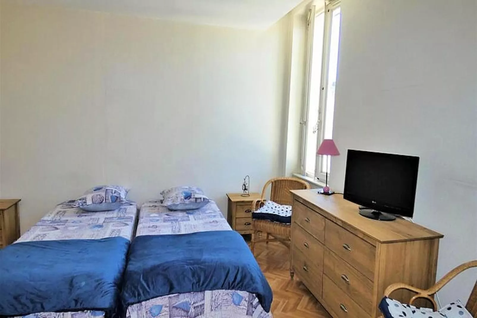 Résidence Le Juturna-Exterior in summer