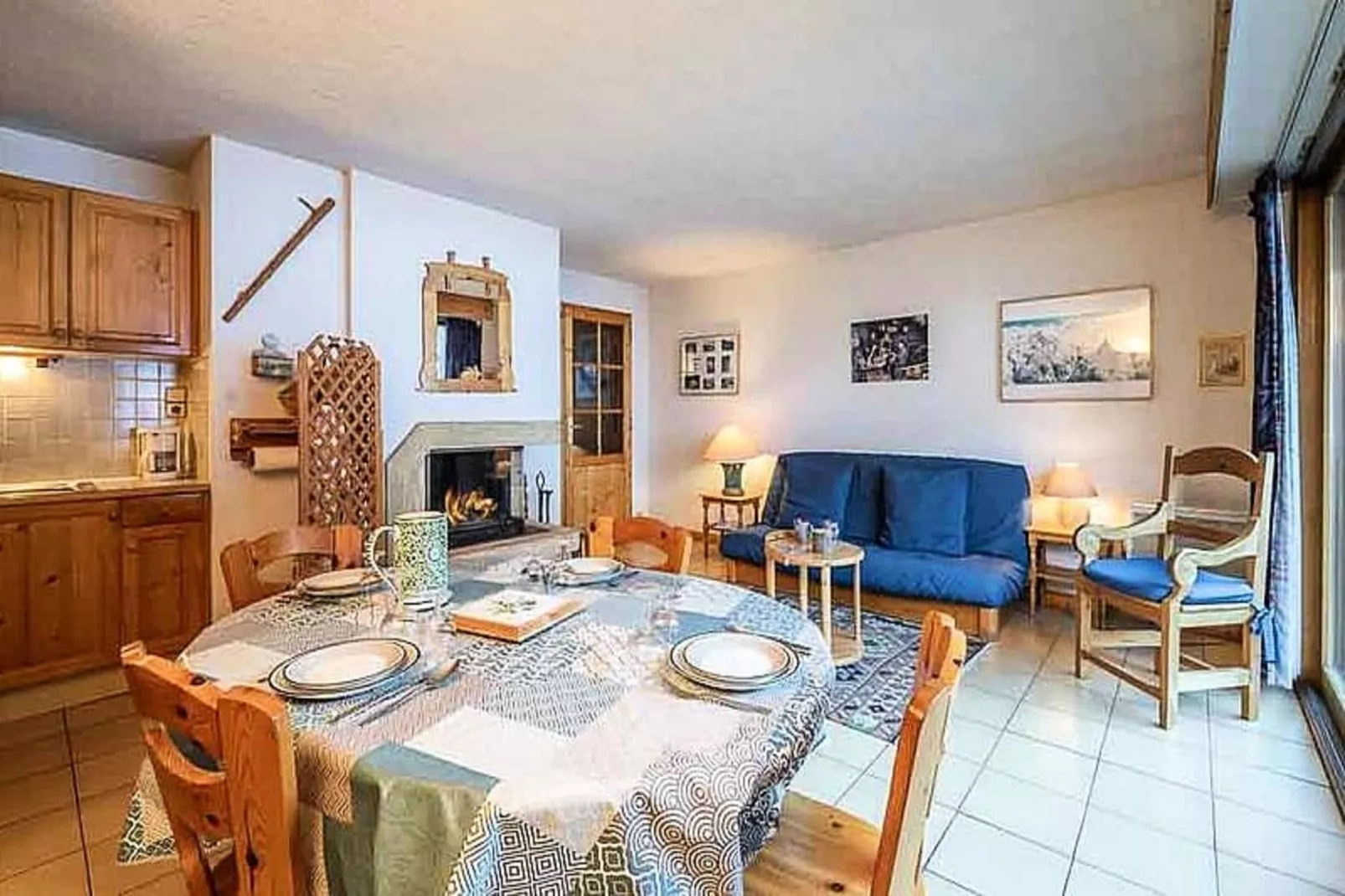 Résidence MÉlÈzes-Living room