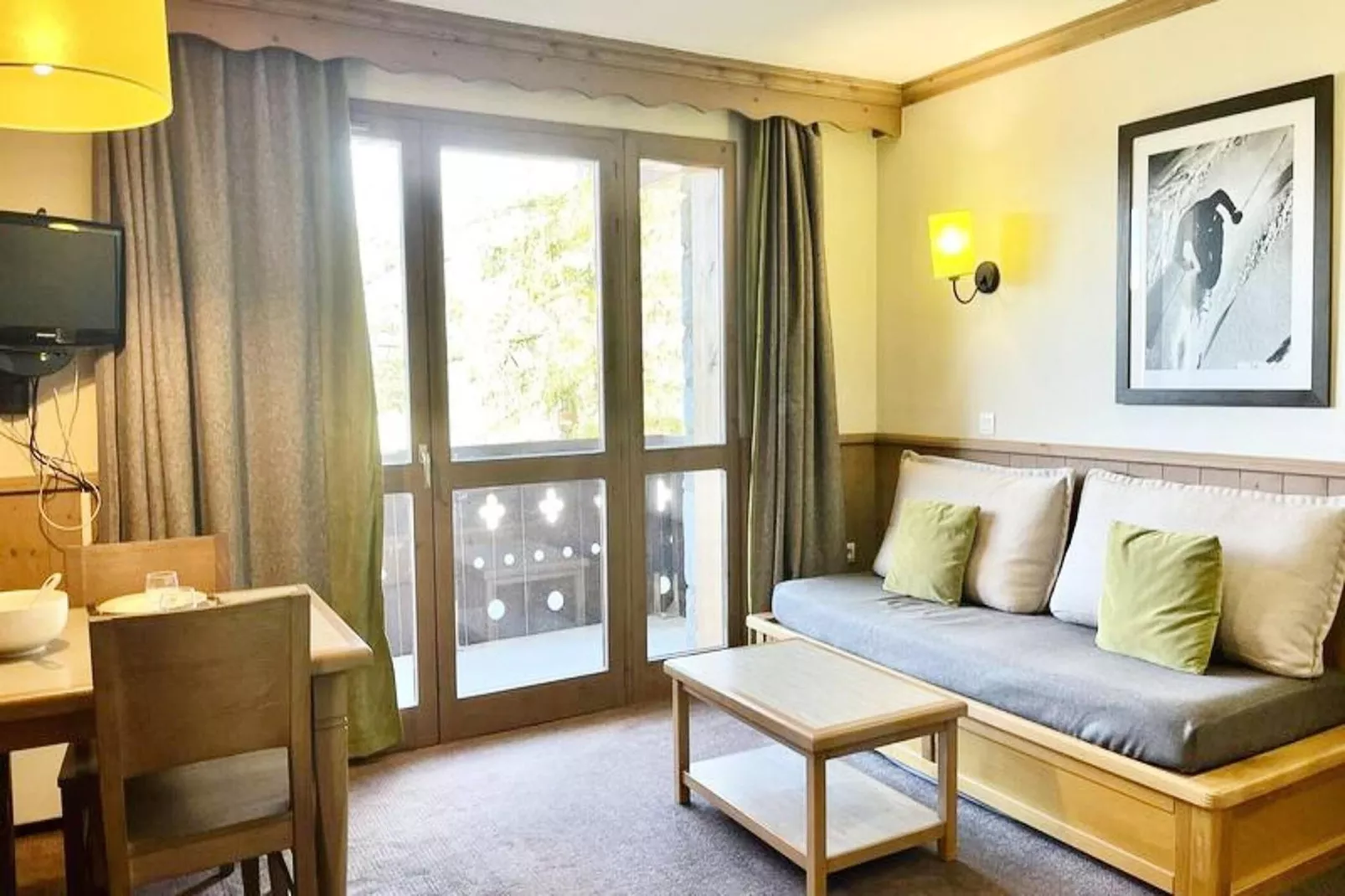 Résidence Valeriane-View in summer