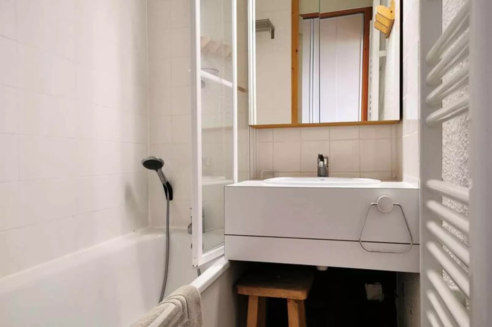 Résidence Orgentil-Salle de bain