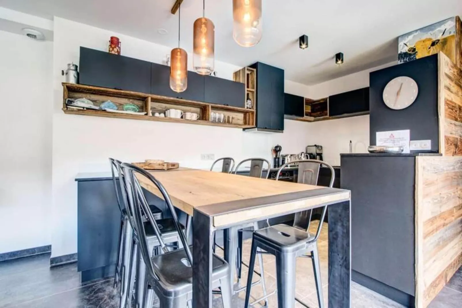 Résidence Frenes Blancs-Exterior in summer