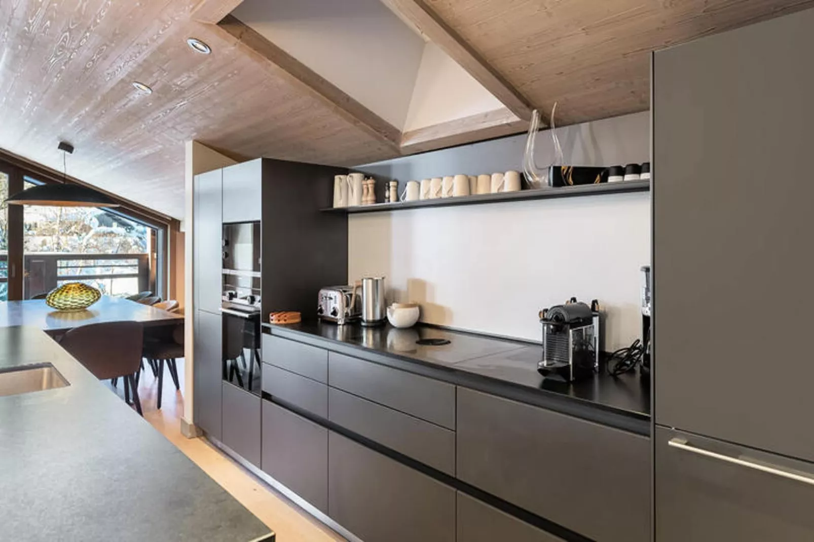 Résidence Stallion D-Exterior in summer