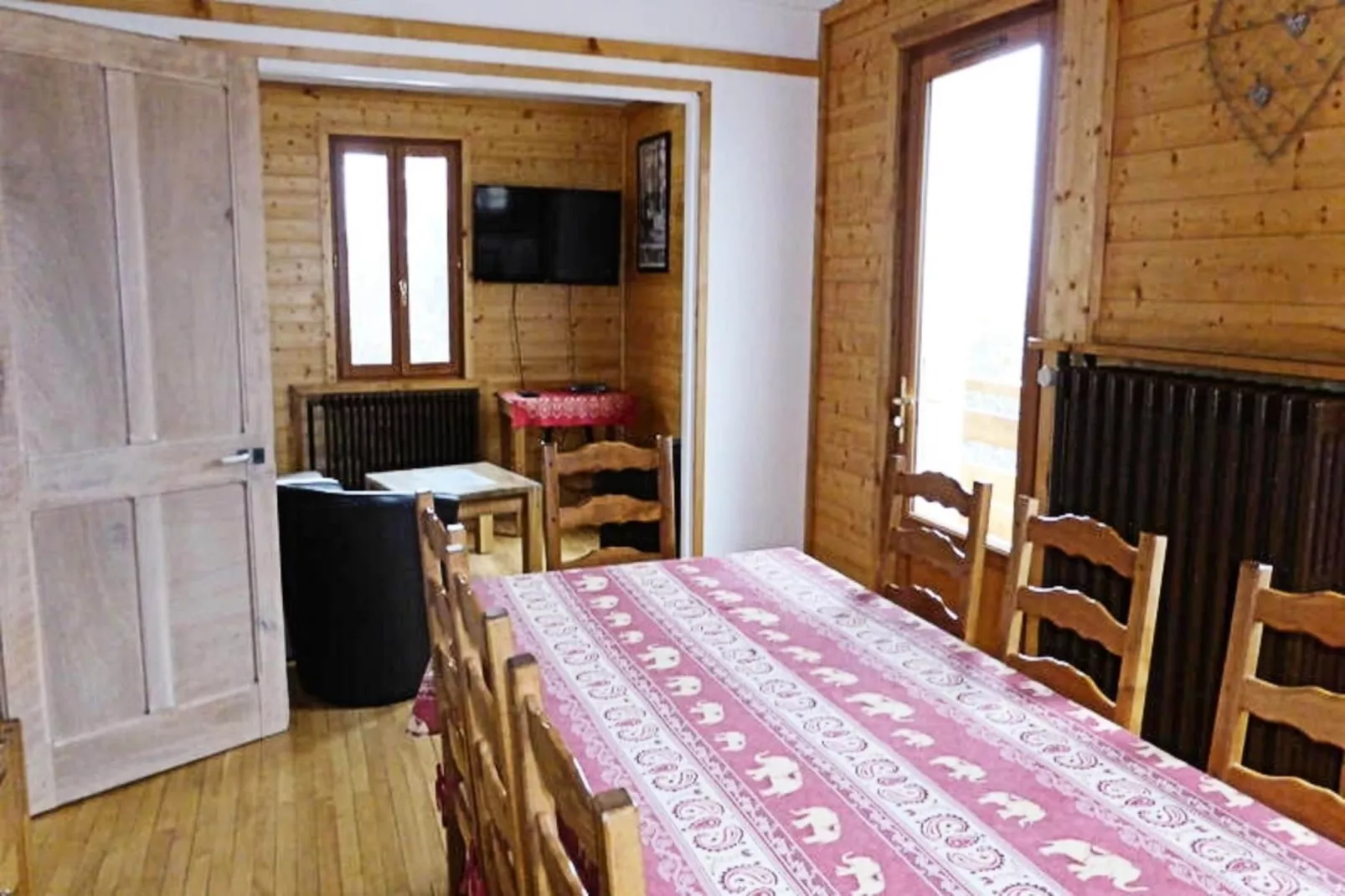 Chalet Pylone-Außenbereich Sommer