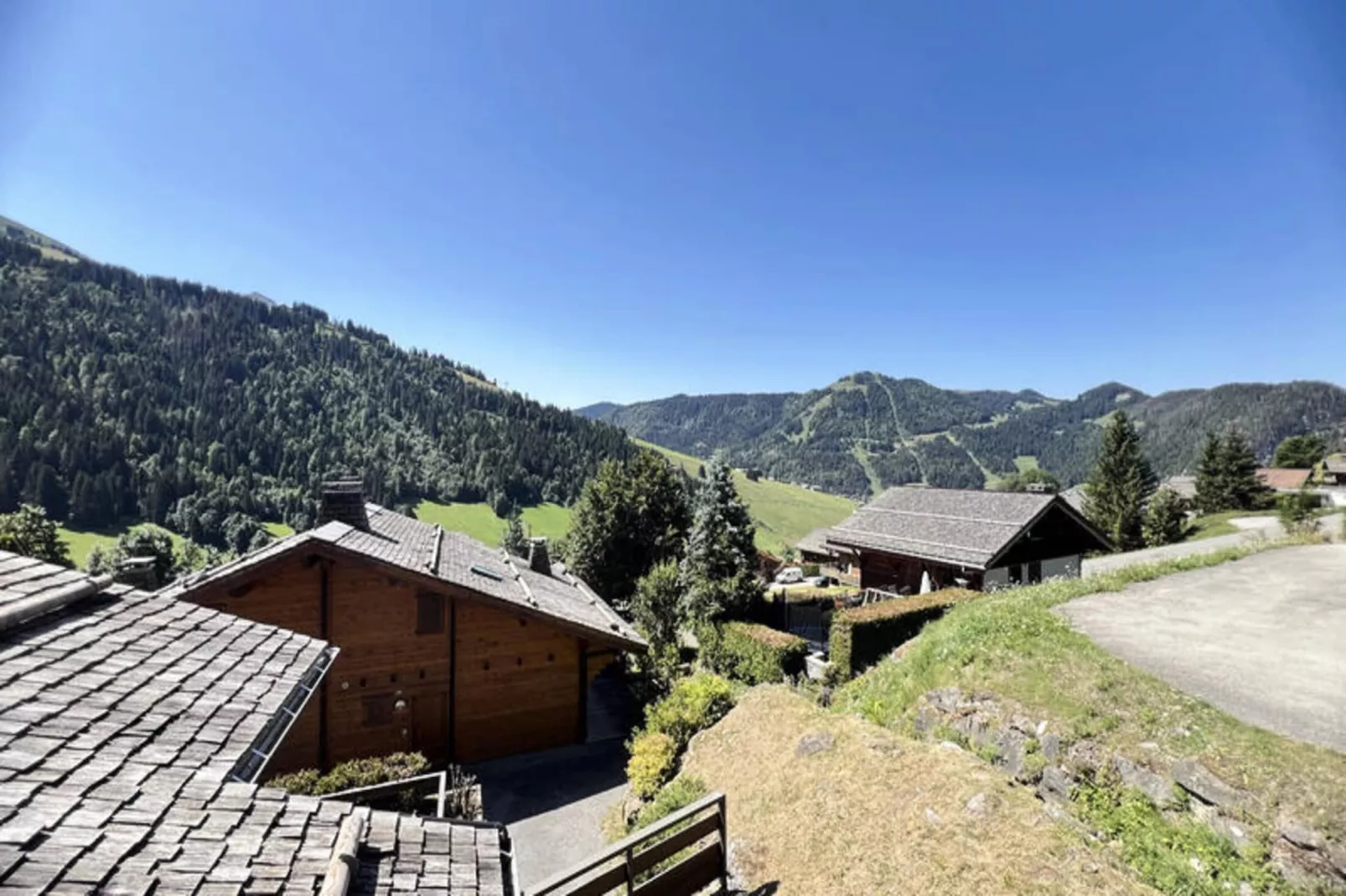 Chalets à La Clusaz-Außenbereich Sommer