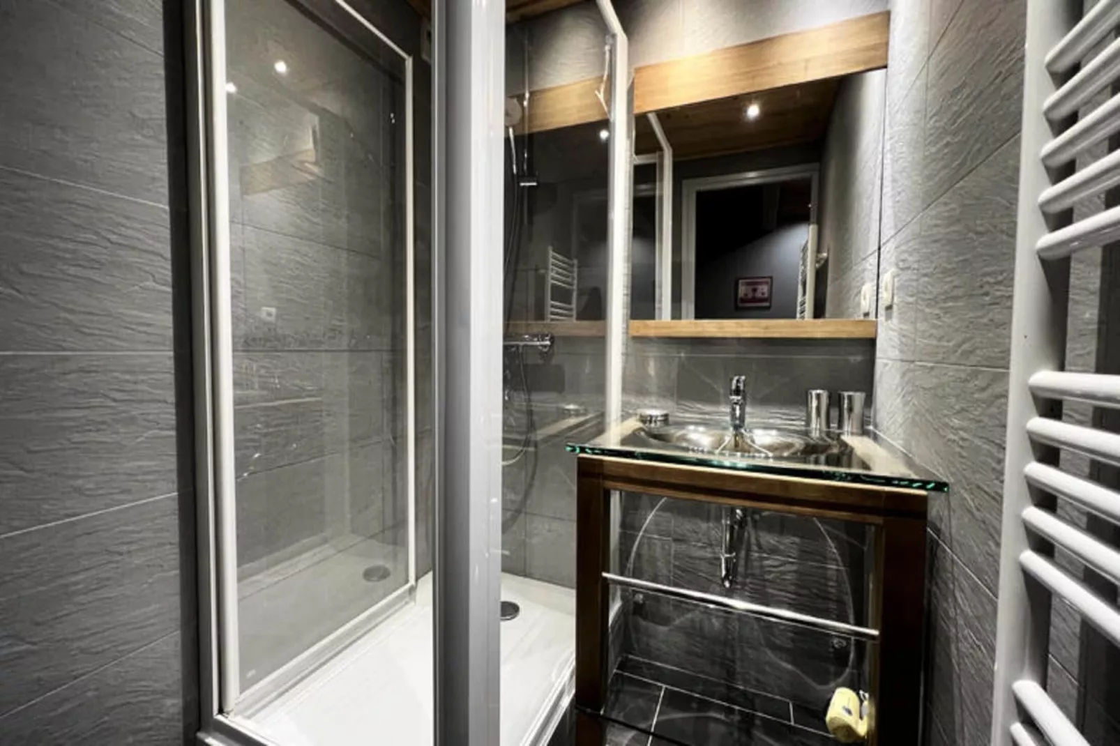 Studio à La Clusaz-Bathroom