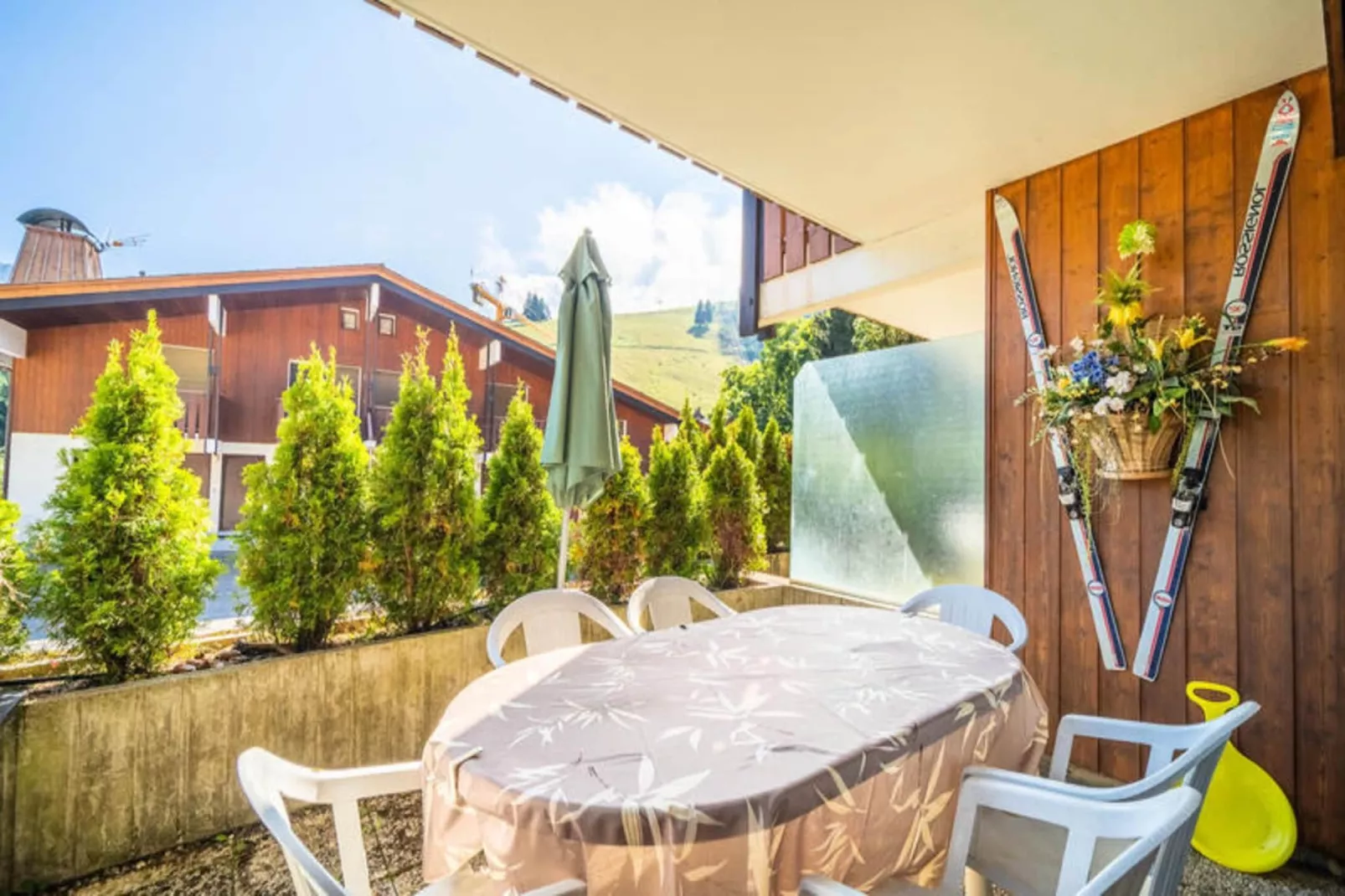 Résidence Granges C-Außenbereich Sommer