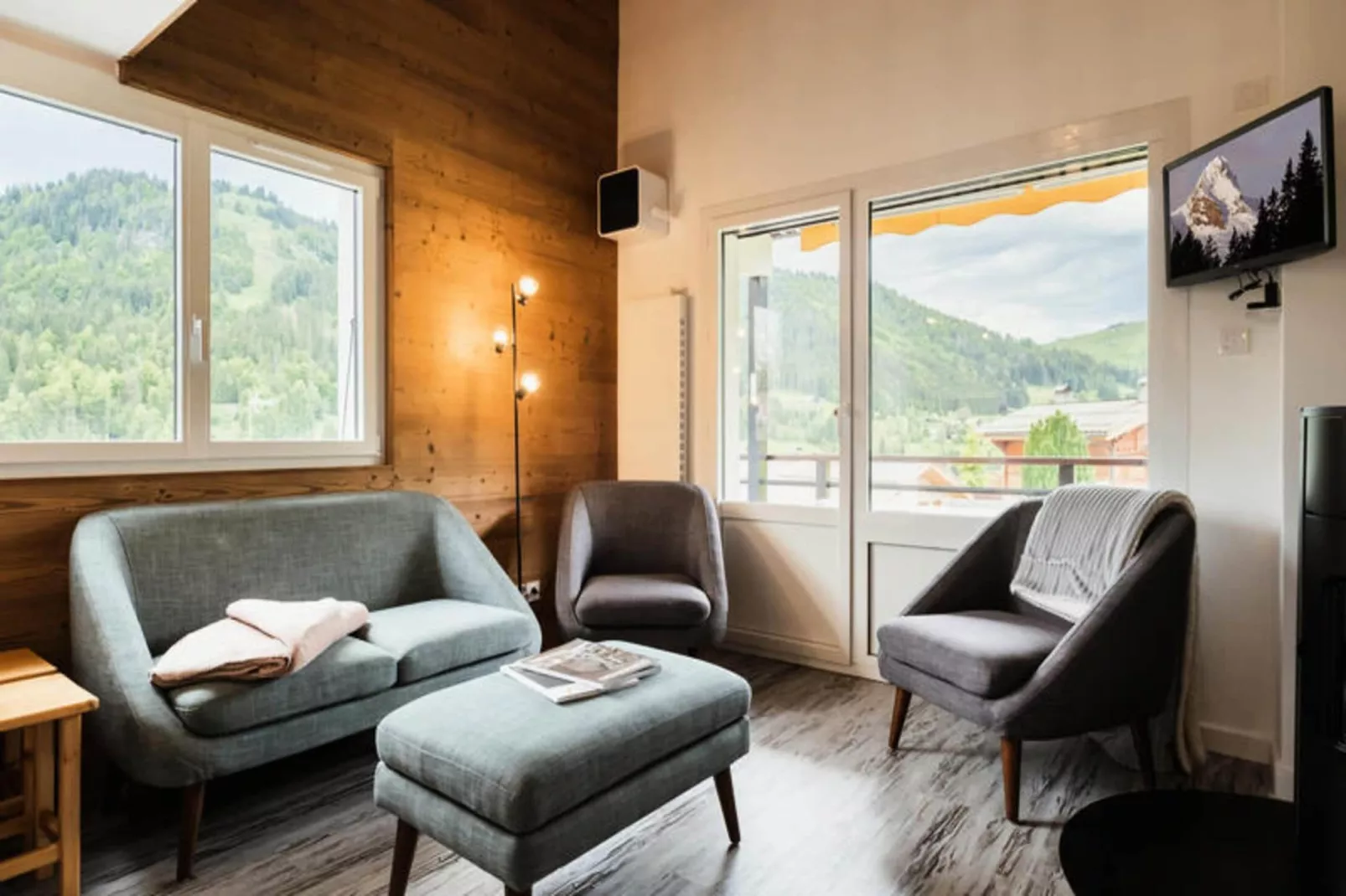 Résidence Autan-Exterior in summer