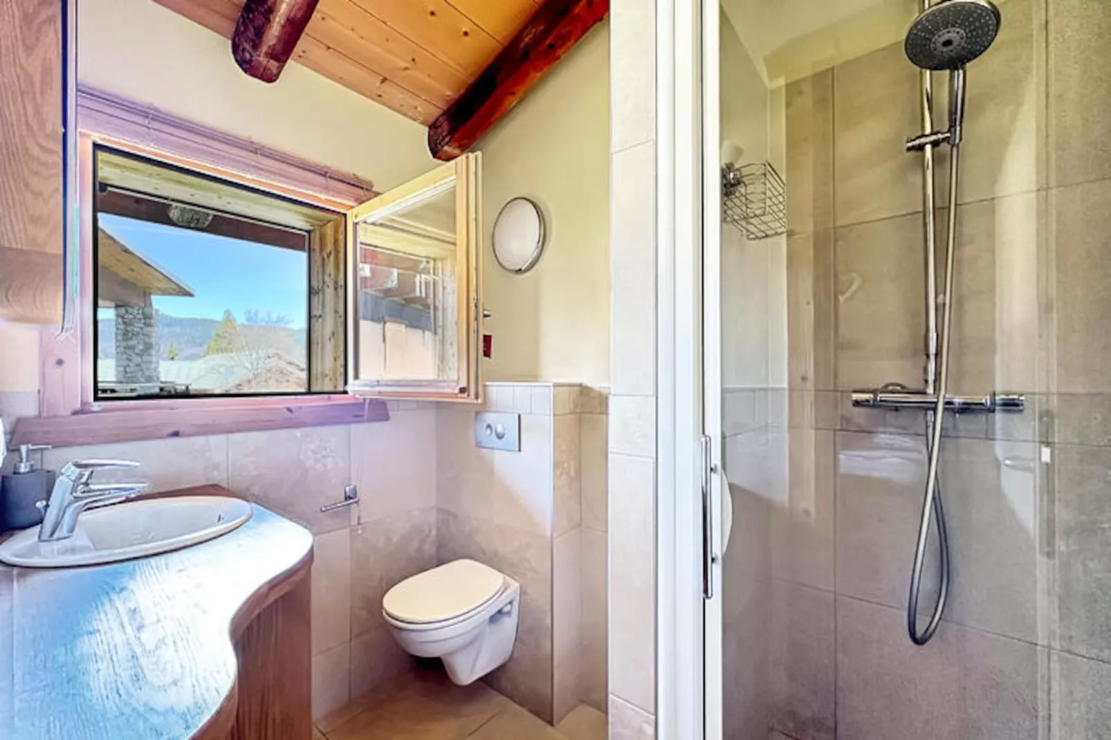 Chalets à Les Carroz-d'Arâches-Image-tags.