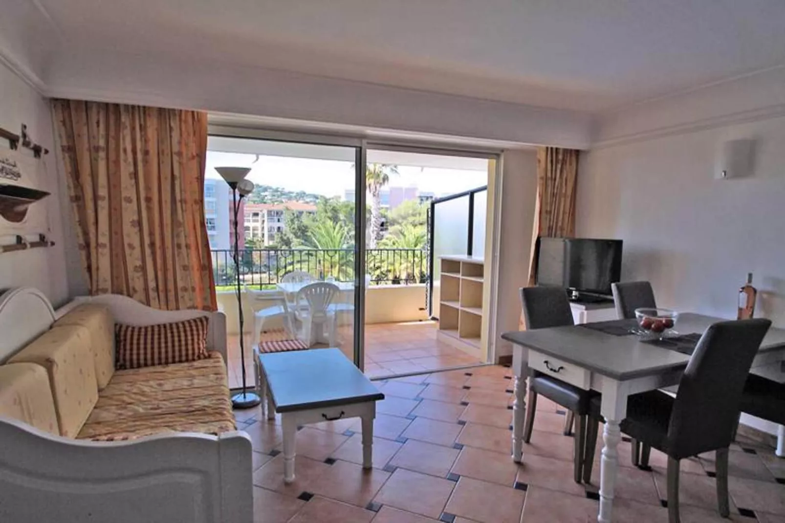 Résidence Port Marine-Salon