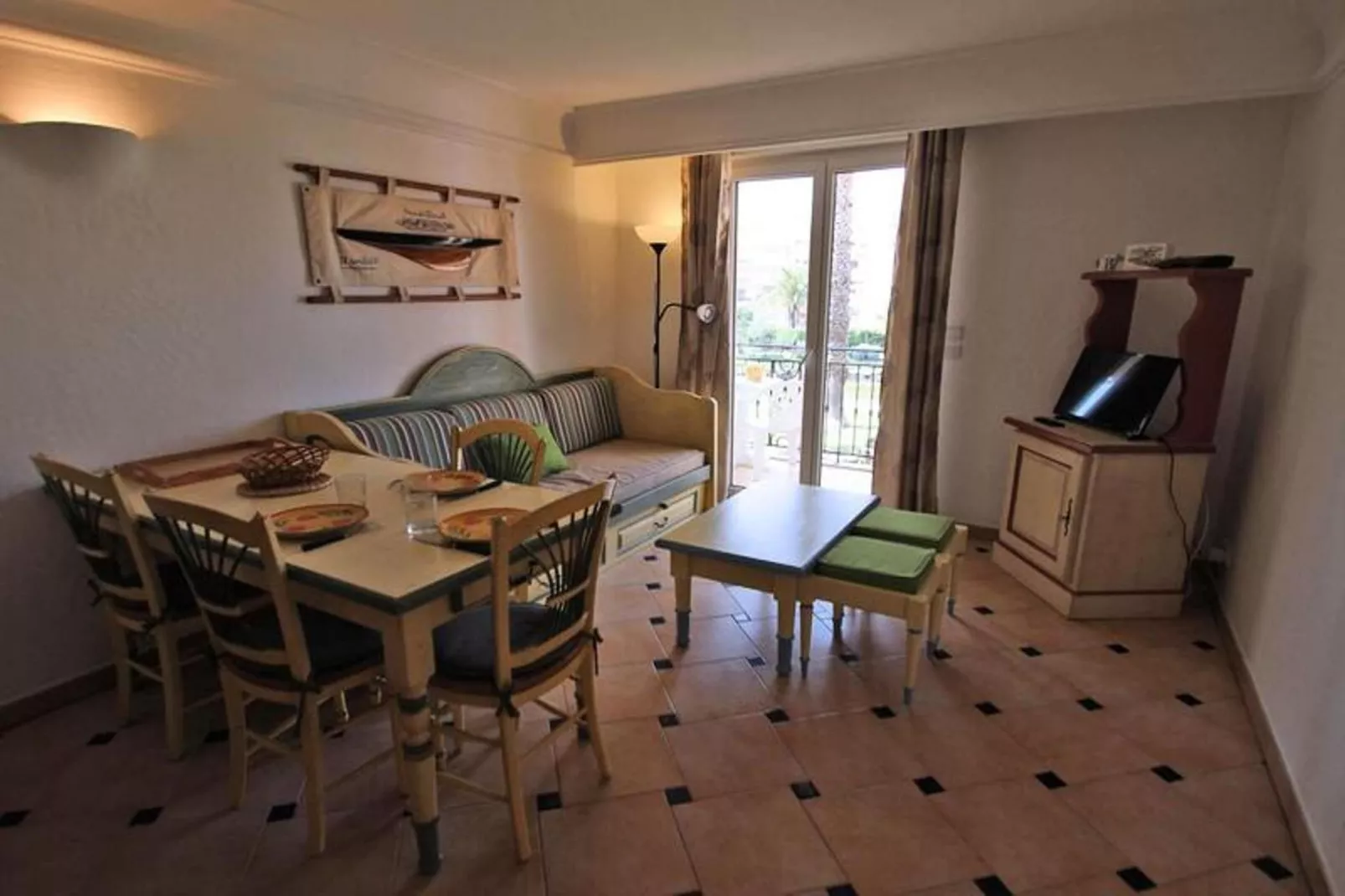 Résidence Port Marine-Salle à manger