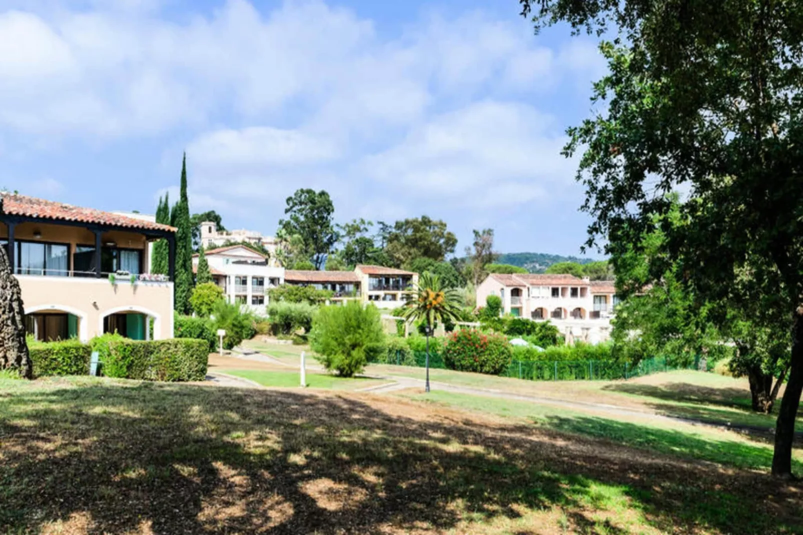 Résidence Les Parcs de Grimaud - maeva Home-Außenbereich Sommer