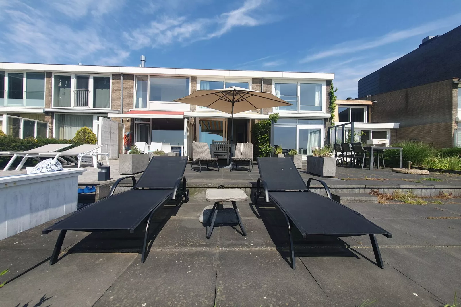 Lake house-Außenbereich Sommer