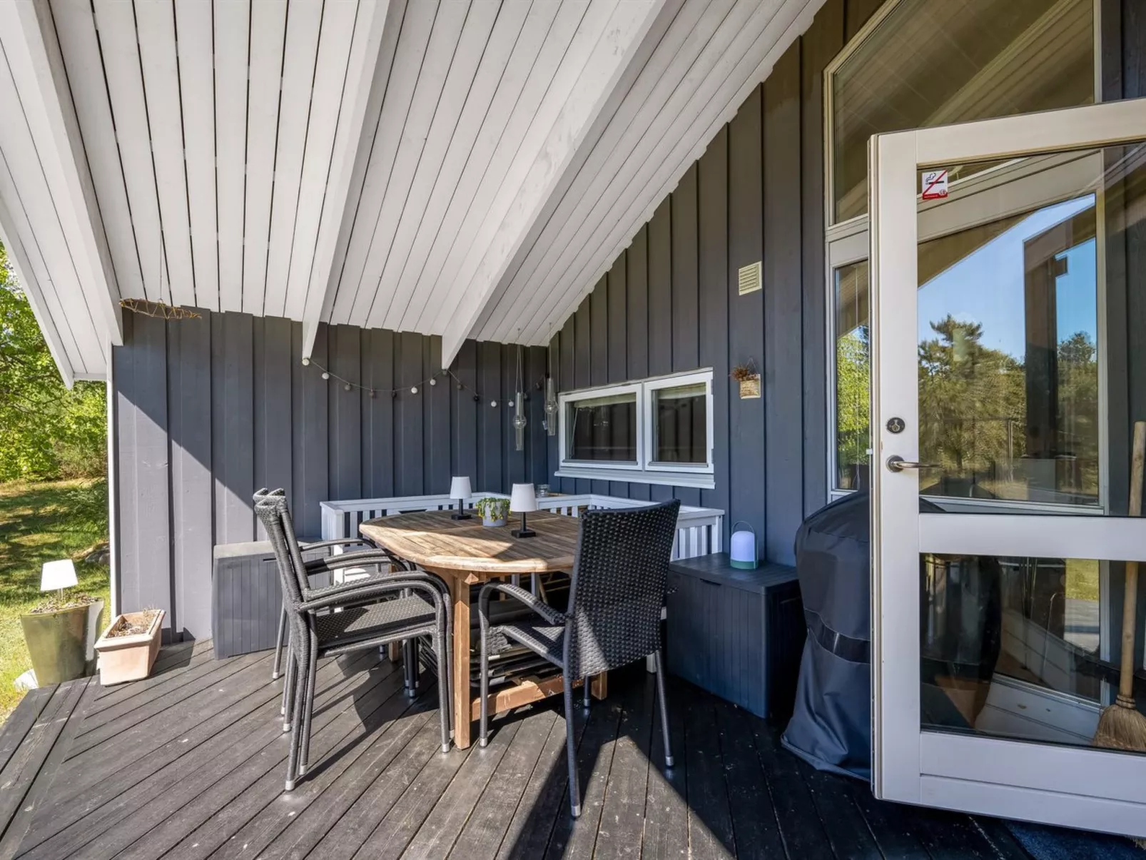 "Elba" - 275m to the fjord-Outside