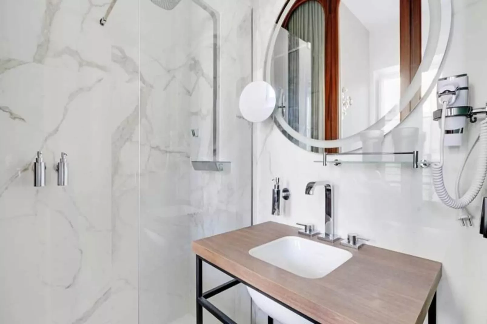 Maison Labruy&egrave;re - Suite Aviau-Außenbereich Sommer