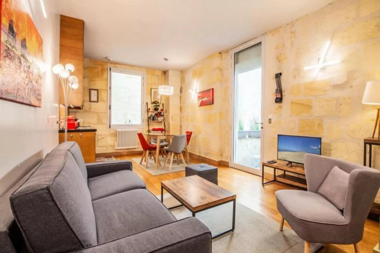 Superbe Appartement &agrave; La Belle Pierre Pour 4 Dans La Rue Des Antiquaires-Exterior in summer