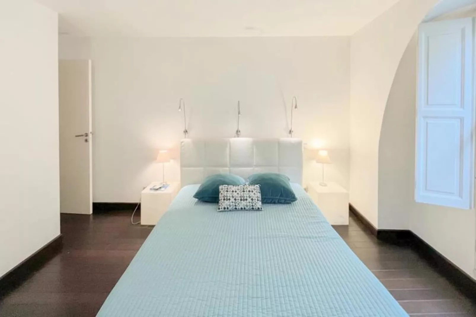 Appartement De Haut Standing Authentique Situ&eacute; Au Coeur Du Triangle D'or-Außenbereich Sommer