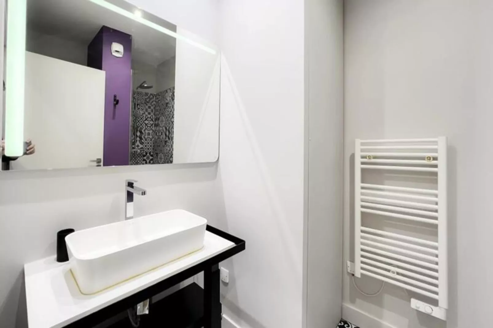 Superbe Appartement 2 Chambres Avec Vue Sur La Garonne-Bathroom