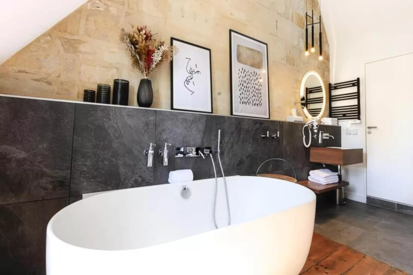 Maison Labruy&egrave;re - Suite Cosy Jardin-Exterior in summer