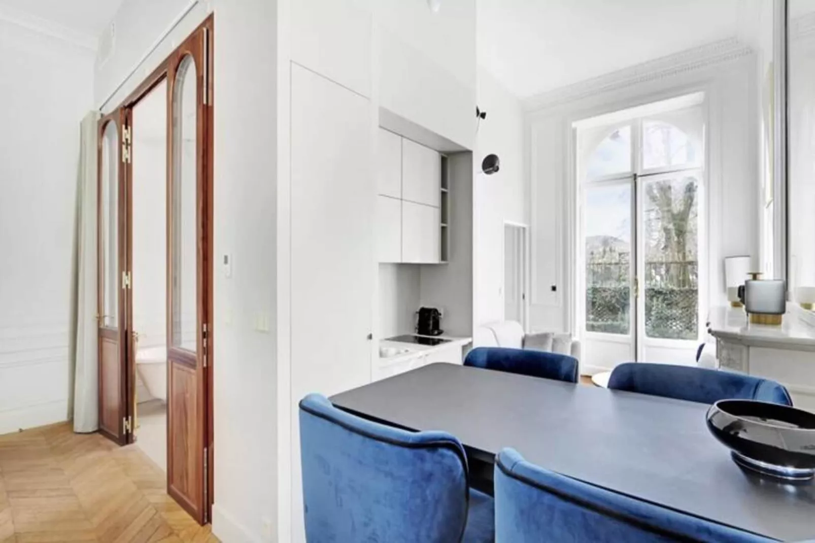 Maison Labruy&egrave;re - Suite Jardin Royal-Dining room