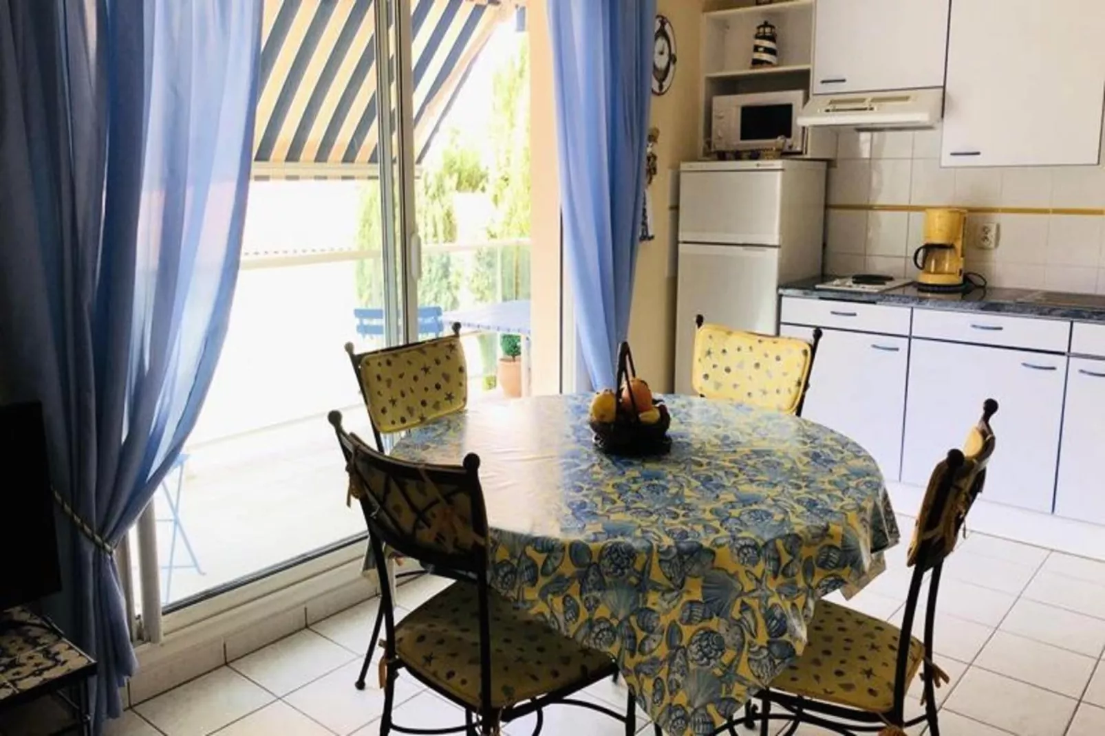 Résidence L'orangeraie-Salle à manger