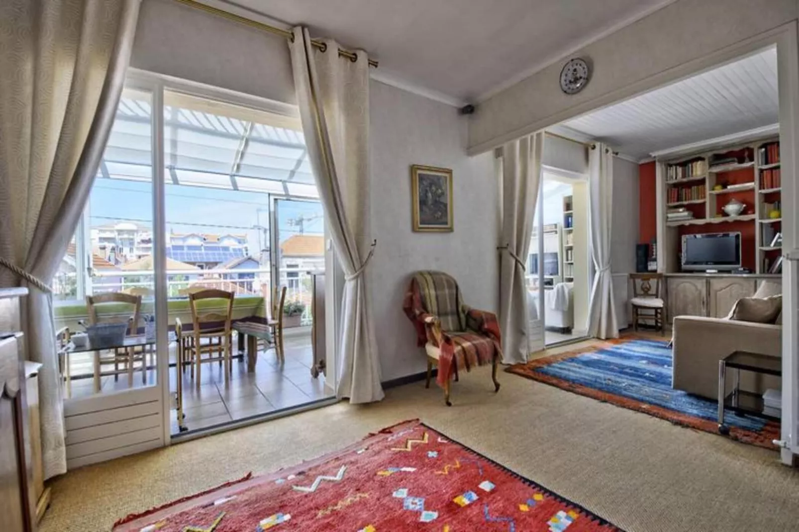 Résidence Palm Beach-Exterior in summer