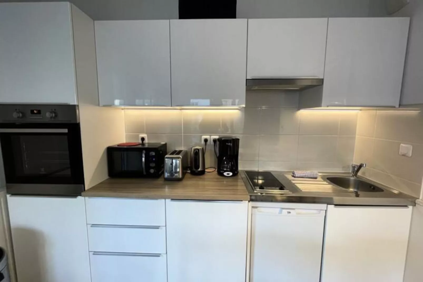 Appartement Rayonnant Et Moderne Tr&egrave;s Bien Situ&eacute;, Proche De La Cit&eacute; Du Vin-Image-tags.