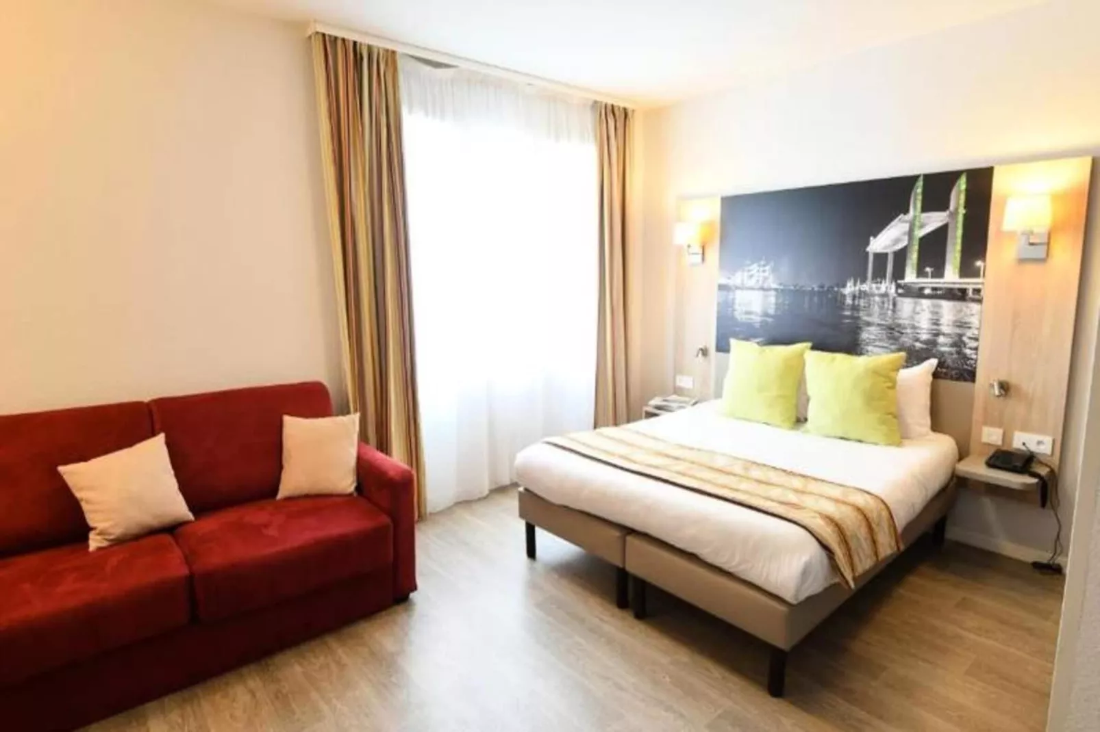 Appart'Hôtel Mer & Golf Bordeaux Bassins à Flot***-Dining room