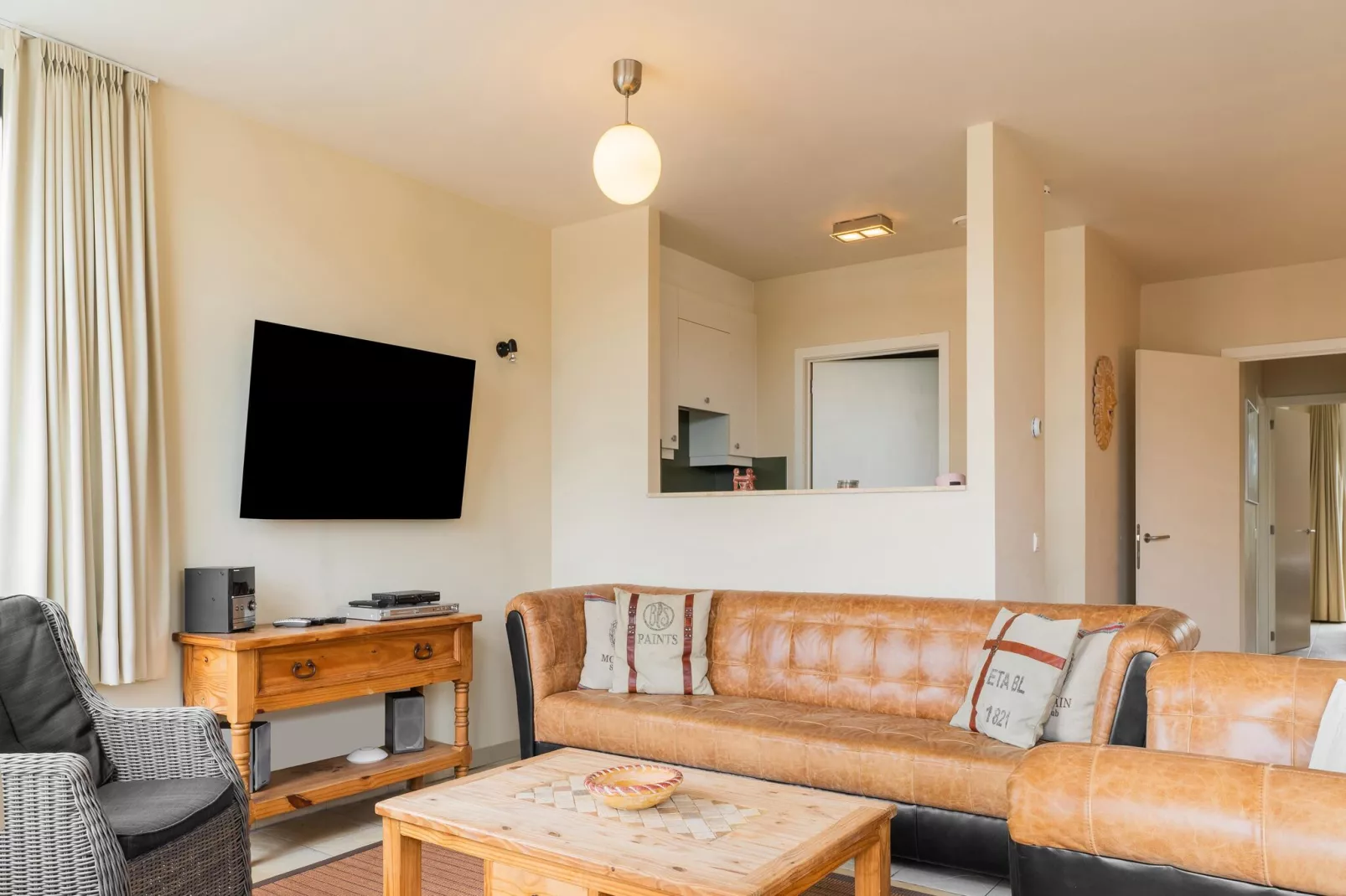 Stormvogel 1-Living room