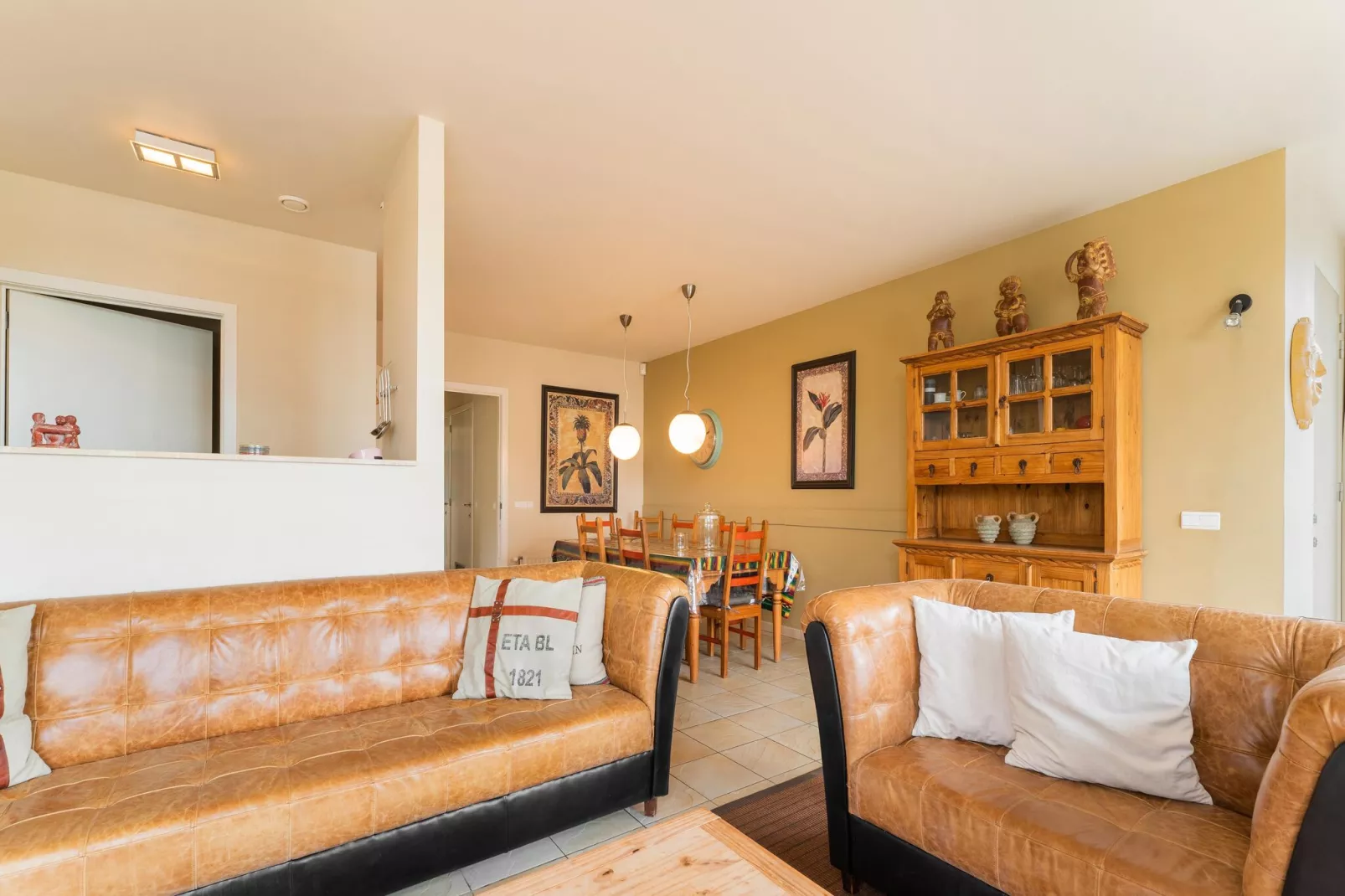 Stormvogel 1-Living room