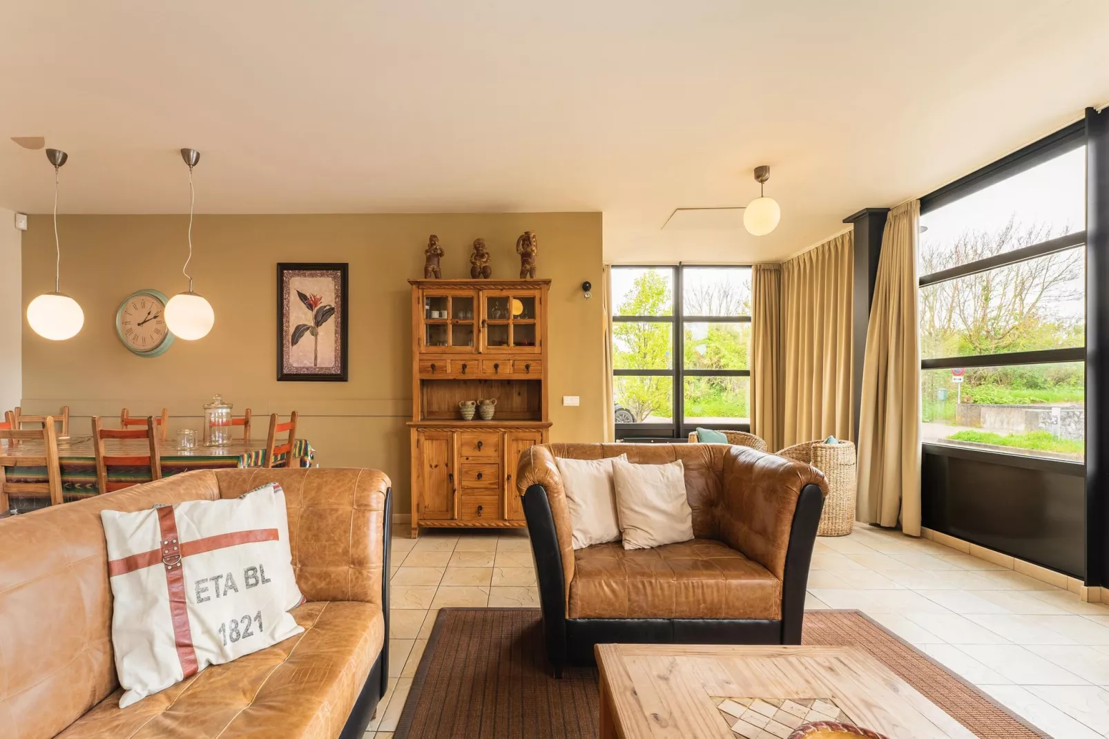 Stormvogel 1-Living room