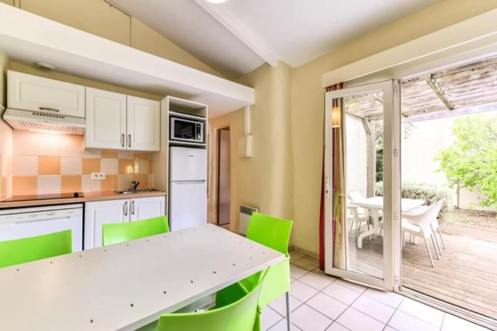 SOWELL Family Cap d'Agde****-Kitchen