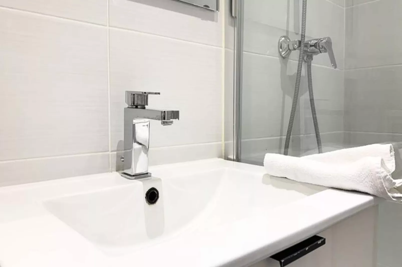 | Light Pink |t2 Proche Jaur&egrave;s, Estacade | Lumineux 🦩-Badezimmer